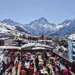 Village Club Les 2 Alpes 3*